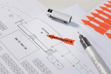 Avery NYÍL formájú címke neon piros 39x9mm (3008)