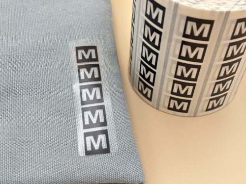 MÉRETJELZŐ 80x20mm átlátszó műanyag címke 500 db/40gy (XS,S,M,L,XL,2XL,3XL) - FEKETE keret