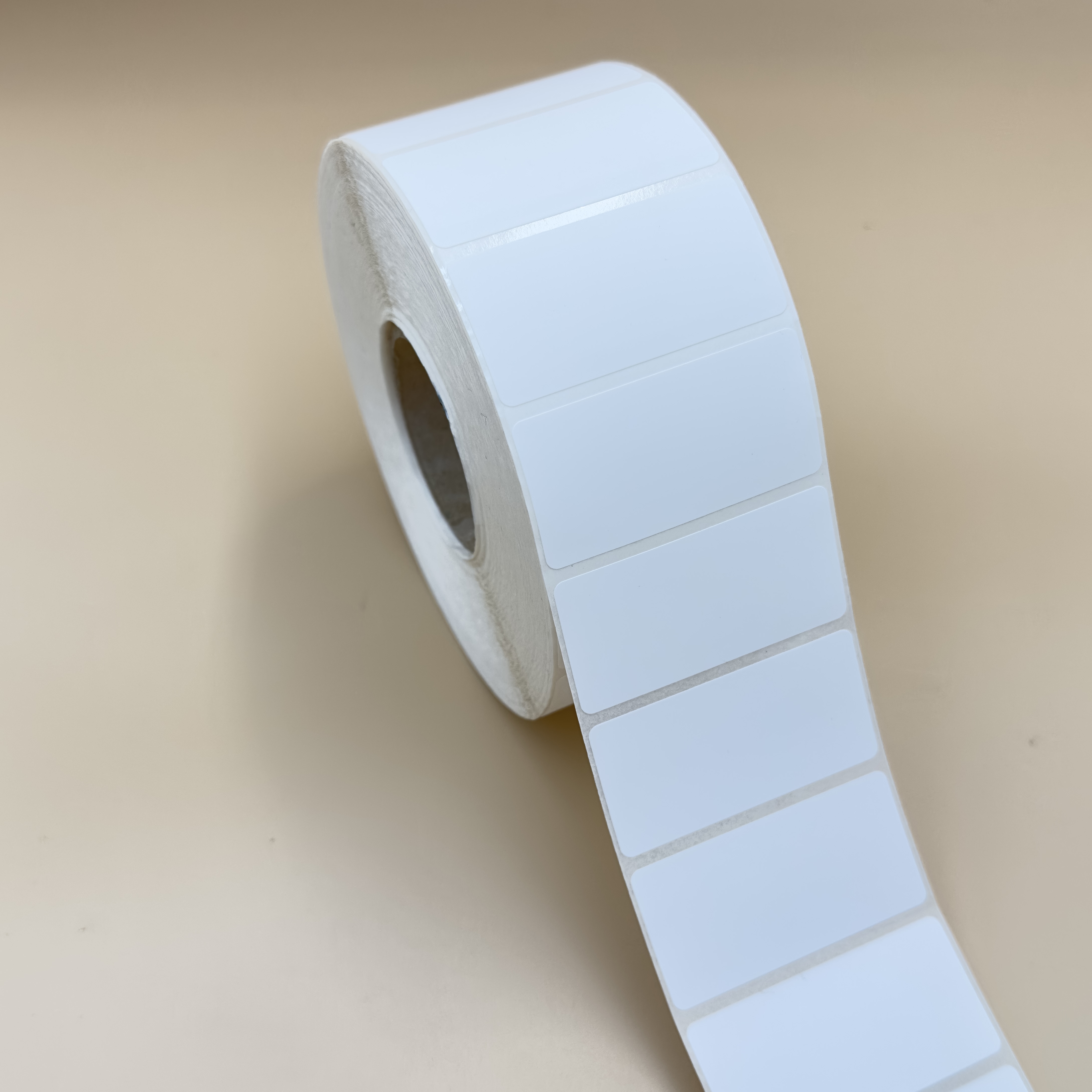 PE - POLYETHYLENE MŰANYAG CÍMKE